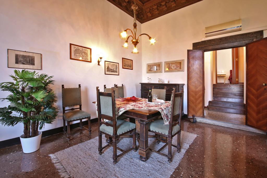 Appartamenti Inside Palazzo Foscarini Venice Exterior photo
